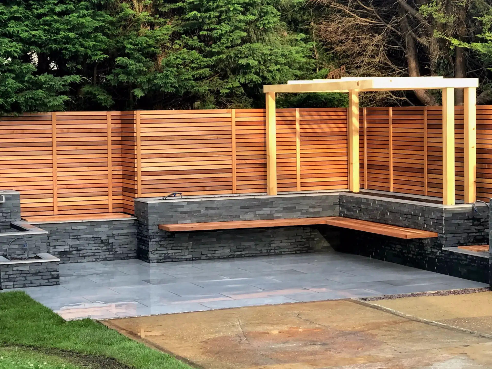 Cedar garden fencing by Kingsley Build Group